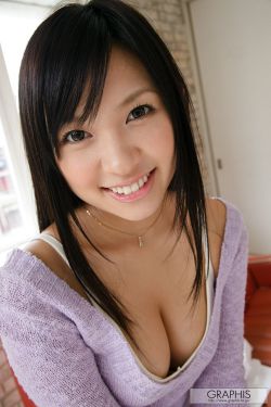 麻麻睡著后我脫了她的衣服